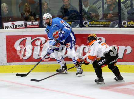 Eishockey Testspiel. EC VSV gegen KooKoo. Matt Pelech, (VSV), Juha Pekka Haataja (KooKoo). Villach, am 1.9.2018.
Foto: Kuess 


---
pressefotos, pressefotografie, kuess, qs, qspictures, sport, bild, bilder, bilddatenbank