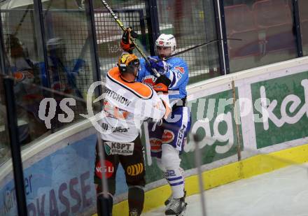 Eishockey Testspiel. EC VSV gegen KooKoo. Matt Pelech, (VSV), Ed Wittchow  (KooKoo). Villach, am 1.9.2018.
Foto: Kuess 


---
pressefotos, pressefotografie, kuess, qs, qspictures, sport, bild, bilder, bilddatenbank