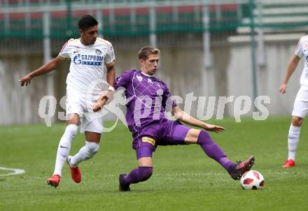Fussball 2. Liga. SK Austria Klagenfurt gegen Young Violets Austria Wien. Ivan Saravanja,  (Klagenfurt), Manprit Sarkaria (Young Violets). Klagenfurt, am 2.9.2018.
Foto: Kuess
---
pressefotos, pressefotografie, kuess, qs, qspictures, sport, bild, bilder, bilddatenbank
