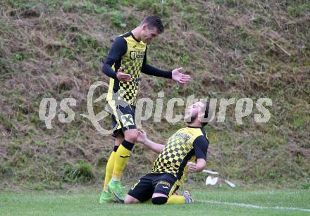 Fussball 1. Klasse D. Griffen gegen Haimburg. Torjubel Mirel Sinanovic, Sandro Philipp Seifried (Griffen). Griffen, am 1.9.2018.
Foto: Kuess
---
pressefotos, pressefotografie, kuess, qs, qspictures, sport, bild, bilder, bilddatenbank