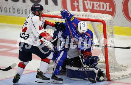 EBEL. Eishockey Bundesliga. EC VSV gegen KHL Medvescak Zagreb. MacGregor Sharp,  (VSV), Ivan Puzic (Zagreb). Villach, am 1.9.2018.
Foto: Kuess 


---
pressefotos, pressefotografie, kuess, qs, qspictures, sport, bild, bilder, bilddatenbank