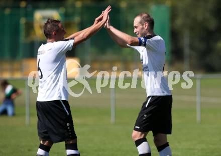 Fussball Unterliga Ost. ASK gegen Kraig. Torjubel Stefan Dollinger, Danijel Micic (ASK). Klagenfurt, am 9.9.2018.
Foto: Kuess
---
pressefotos, pressefotografie, kuess, qs, qspictures, sport, bild, bilder, bilddatenbank