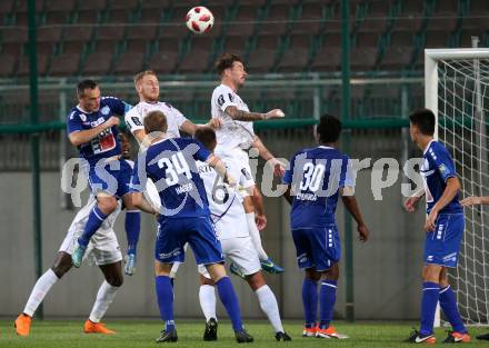 Fussball 2. Liga. SK Austria Klagenfurt gegen SC Wiener Neustadt. Markus Rusek, Philipp Huetter (Austria Klagenfurt),  Hamdi Salihi  (Wiener Neustadt). Klagenfurt, am 23.9.2018.
Foto: Kuess
---
pressefotos, pressefotografie, kuess, qs, qspictures, sport, bild, bilder, bilddatenbank