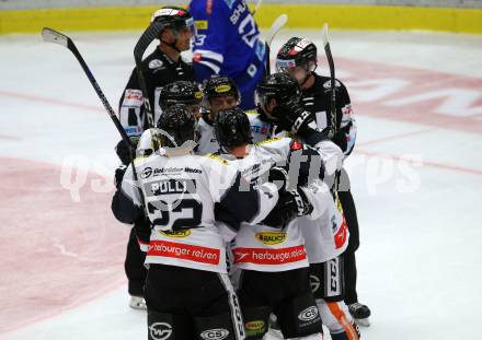 EBEL. Eishockey Bundesliga. EC VSV gegen DEC Dornbirn Bulldogs. Torjubel Kevin Macierzynski, Juuso Eemeli Pulli (Dornbirn). Villach, am 23.9.2018.
Foto: Kuess 


---
pressefotos, pressefotografie, kuess, qs, qspictures, sport, bild, bilder, bilddatenbank