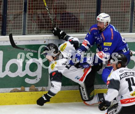 EBEL. Eishockey Bundesliga. EC VSV gegen DEC Dornbirn Bulldogs. Matthew Pelech,  (VSV), Reic Colin McNeill (Dornbirn). Villach, am 23.9.2018.
Foto: Kuess 


---
pressefotos, pressefotografie, kuess, qs, qspictures, sport, bild, bilder, bilddatenbank