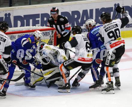 EBEL. Eishockey Bundesliga. EC VSV gegen DEC Dornbirn Bulldogs. MacGregor Sharp, Nikolas Petrik (VSV), Juha Rasmus Rinne, Jerome Gauthier Leduc, Dominic Haberl  (Dornbirn). Villach, am 23.9.2018.
Foto: Kuess 


---
pressefotos, pressefotografie, kuess, qs, qspictures, sport, bild, bilder, bilddatenbank