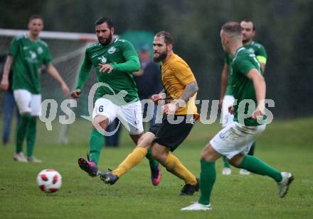 Fussball Unterliga Ost. Grafenstein gegen Donau. Christopher Sauerschnig (Grafenstein), Philipp Podobnig, Nenad Popovic (Donau). Grafenstein, am 22.9.2018.
Foto: Kuess
---
pressefotos, pressefotografie, kuess, qs, qspictures, sport, bild, bilder, bilddatenbank