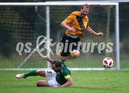 Fussball Unterliga Ost. Grafenstein gegen Donau. Mario Presterl  (Grafenstein), Alexander Percher (Donau). Grafenstein, am 22.9.2018.
Foto: Kuess
---
pressefotos, pressefotografie, kuess, qs, qspictures, sport, bild, bilder, bilddatenbank