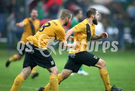 Fussball Unterliga Ost. Grafenstein gegen Donau. Torjubel Stefan Jachs, Christopher Sauerschnig (Grafenstein). Grafenstein, am 22.9.2018.
Foto: Kuess
---
pressefotos, pressefotografie, kuess, qs, qspictures, sport, bild, bilder, bilddatenbank