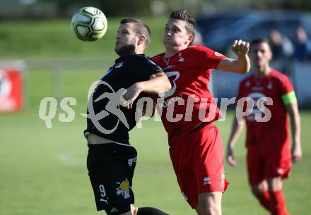 Fussball Kaerntner Liga. Bleiburg gegen SAK.  Adnan Besic, (Bleiburg), Zdravko Koletnik (SAK). Bleiburg, am 29.9.2018.
Foto: Kuess
---
pressefotos, pressefotografie, kuess, qs, qspictures, sport, bild, bilder, bilddatenbank