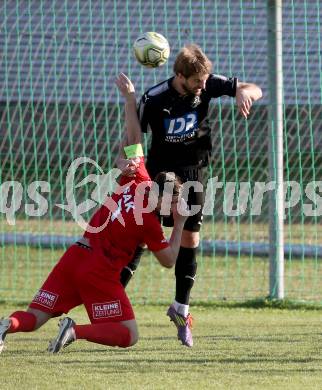Fussball Kaerntner Liga. Bleiburg gegen SAK. Mitja Leskovec, (Bleiburg), Darjan Aleksic  (SAK). Bleiburg, am 29.9.2018.
Foto: Kuess
---
pressefotos, pressefotografie, kuess, qs, qspictures, sport, bild, bilder, bilddatenbank