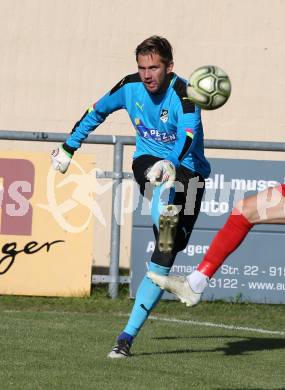 Fussball Kaerntner Liga. Bleiburg gegen SAK. Thomas Poek, (Bleiburg). Bleiburg, am 29.9.2018.
Foto: Kuess
---
pressefotos, pressefotografie, kuess, qs, qspictures, sport, bild, bilder, bilddatenbank