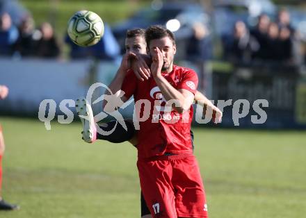 Fussball Kaerntner Liga. Bleiburg gegen SAK. Adnan Besic, (Bleiburg), Patrick Lausegger (SAK). Bleiburg, am 29.9.2018.
Foto: Kuess
---
pressefotos, pressefotografie, kuess, qs, qspictures, sport, bild, bilder, bilddatenbank