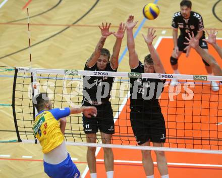 Volleyball. DenizBank AG Volley League Men. SK Posojilnica Aich/Dob gegen SG Union Raiffeisen Waldviertel.  Maximilian Landfahrer, Lukasz Janusz Szarek, (Aich/Dob), Dawid Adam Siwczyk  (Waldviertel). Bleiburg, am 29.9.2018.
Foto: Kuess
---
pressefotos, pressefotografie, kuess, qs, qspictures, sport, bild, bilder, bilddatenbank