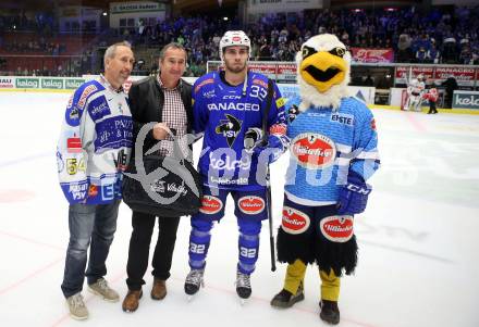 EBEL. Eishockey Bundesliga. EC VSV gegen EC Red Bull Salzburg. Danny Bousquet, Spieler des Abebnds Bernd Wolf (VSV). Villach, am 5.10.2018.
Foto: Kuess 


---
pressefotos, pressefotografie, kuess, qs, qspictures, sport, bild, bilder, bilddatenbank