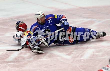 EBEL. Eishockey Bundesliga. EC VSV gegen EC Red Bull Salzburg. 	Pelech Matthew (VSV), Winkler Dario (Salzburg). Villach, am 5.10.2018.
Foto: Kuess 


---
pressefotos, pressefotografie, kuess, qs, qspictures, sport, bild, bilder, bilddatenbank
