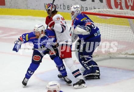 EBEL. Eishockey Bundesliga. EC VSV gegen EC Red Bull Salzburg. Jamie Fraser, Dan Bakala, (VSV), Thomas Raffl  (Salzburg). Villach, am 5.10.2018.
Foto: Kuess 


---
pressefotos, pressefotografie, kuess, qs, qspictures, sport, bild, bilder, bilddatenbank