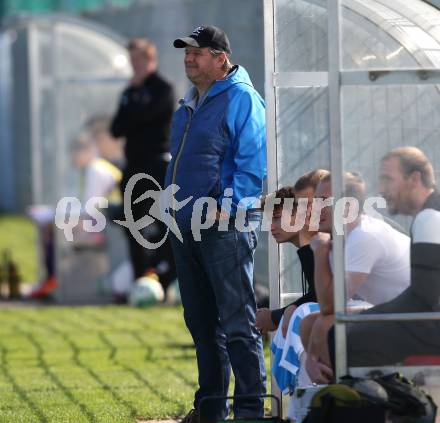 Fussball 1. KLasse C. SK Austria Klagenfurt Amateure gegen Launsdorf. Trainer Herbert Spanner (Launsdorf). Klagenfurt, am 30.9.2018.
Foto: Kuess
---
pressefotos, pressefotografie, kuess, qs, qspictures, sport, bild, bilder, bilddatenbank