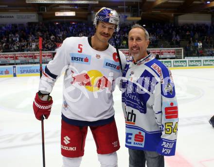 EBEL. Eishockey Bundesliga. EC VSV gegen EC Red Bull Salzburg. Thomas Raffl, Danny Bousquet (VSV). Villach, am 5.10.2018.
Foto: Kuess 


---
pressefotos, pressefotografie, kuess, qs, qspictures, sport, bild, bilder, bilddatenbank