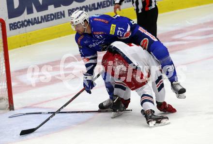 EBEL. Eishockey Bundesliga. EC VSV gegen EC Red Bull Salzburg. Matthew Pelech,  (VSV), Peter Hochkofler (Salzburg). Villach, am 5.10.2018.
Foto: Kuess 


---
pressefotos, pressefotografie, kuess, qs, qspictures, sport, bild, bilder, bilddatenbank