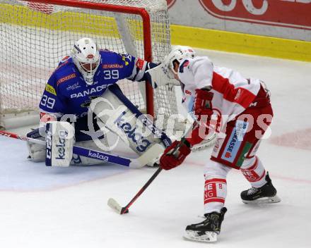EBEL. Eishockey Bundesliga. EC VSV gegen KAC. Dan Bakala,  (VSV), Nicholas Eric Petersen (KAC). Villach, am 7.10.2018.
Foto: Kuess 


---
pressefotos, pressefotografie, kuess, qs, qspictures, sport, bild, bilder, bilddatenbank