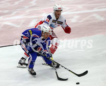 EBEL. Eishockey Bundesliga. EC VSV gegen KAC. Blaine Down, (VSV), Adam Comrie (KAC). Villach, am 7.10.2018.
Foto: Kuess 


---
pressefotos, pressefotografie, kuess, qs, qspictures, sport, bild, bilder, bilddatenbank