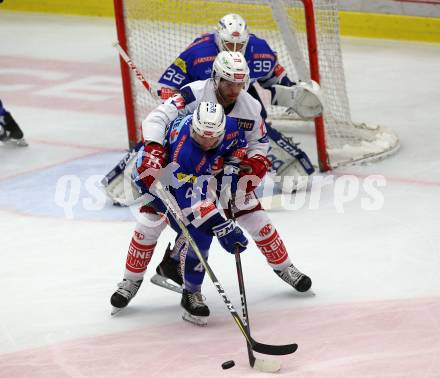 EBEL. Eishockey Bundesliga. EC VSV gegen KAC. Alexander Lahoda, Dan Bakala,  (VSV), Thomas Hundertpfund (KAC). Villach, am 7.10.2018.
Foto: Kuess 


---
pressefotos, pressefotografie, kuess, qs, qspictures, sport, bild, bilder, bilddatenbank