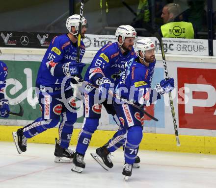 EBEL. Eishockey Bundesliga. EC VSV gegen KAC.  Torjubel   MacGregor Sharp, Jason Desantis, Patrick Spannring (VSV). Villach, am 7.10.2018.
Foto: Kuess 


---
pressefotos, pressefotografie, kuess, qs, qspictures, sport, bild, bilder, bilddatenbank