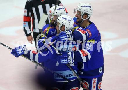 EBEL. Eishockey Bundesliga. EC VSV gegen KAC. Torjubel MacGregor Sharp, Blaine Down, Stefan Bacher (VSV). Villach, am 7.10.2018.
Foto: Kuess 


---
pressefotos, pressefotografie, kuess, qs, qspictures, sport, bild, bilder, bilddatenbank