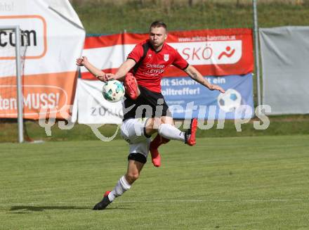 Fussball. Kaerntner Liga. Gmuend gegen SK Maria Saal. Philipp Straganz (Gmuend),  Zoran Jorgic (Maria Saal). Gmuend, 6.10.2018.
Foto: Kuess 
---
pressefotos, pressefotografie, kuess, qs, qspictures, sport, bild, bilder, bilddatenbank