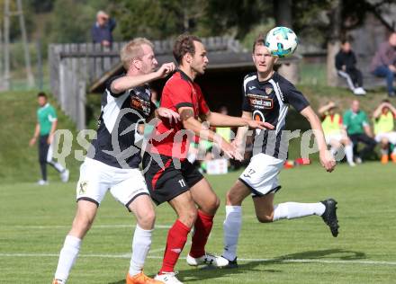 Fussball. Kaerntner Liga. Gmuend gegen SK Maria Saal. Markus Burgstaller, Niklas Hinteregger (Gmuend),  Bernhard Walzl (Maria Saal). Gmuend, 6.10.2018.
Foto: Kuess 
---
pressefotos, pressefotografie, kuess, qs, qspictures, sport, bild, bilder, bilddatenbank
