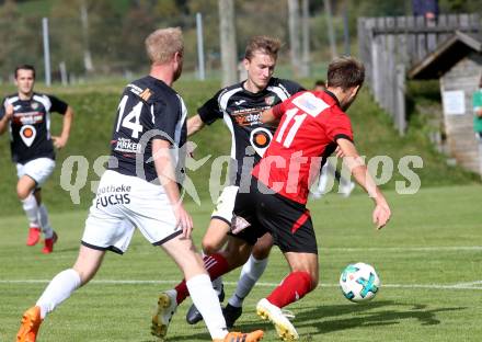 Fussball. Kaerntner Liga. Gmuend gegen SK Maria Saal. Markus Burgstaller, Niklas Hinteregger (Gmuend),  Bernhard Walzl (Maria Saal). Gmuend, 6.10.2018.
Foto: Kuess 
---
pressefotos, pressefotografie, kuess, qs, qspictures, sport, bild, bilder, bilddatenbank