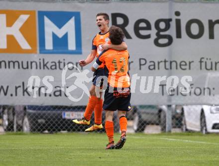 Fussball. 2. Klasse A. Oberes Moelltal gegen Grafendorf. Torjubel Christian Brandstaetter, Fabio Steiner  (Oberes Moelltal). Rangersdorf, 6.10.2018.
Foto: Kuess
---
pressefotos, pressefotografie, kuess, qs, qspictures, sport, bild, bilder, bilddatenbank