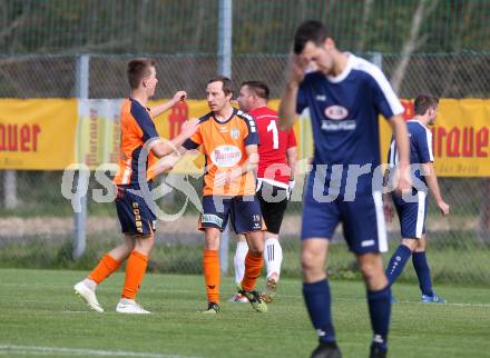 Fussball. 2. Klasse A. Oberes Moelltal gegen Grafendorf. Torjubel Gerhard Reichhold, Kai Brandstaetter (Oberes Moelltal). Rangersdorf, 6.10.2018.
Foto: Kuess
---
pressefotos, pressefotografie, kuess, qs, qspictures, sport, bild, bilder, bilddatenbank