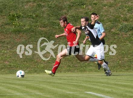 Fussball. Kaerntner Liga. Gmuend gegen SK Maria Saal. Marco Moser (Gmuend), Julian Johannes Simoner (Maria Saal). Gmuend, 6.10.2018.
Foto: Kuess 
---
pressefotos, pressefotografie, kuess, qs, qspictures, sport, bild, bilder, bilddatenbank