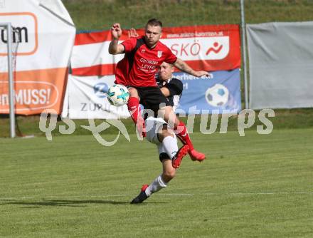 Fussball. Kaerntner Liga. Gmuend gegen SK Maria Saal. Philipp Straganz (Gmuend),  Zoran Jorgic (Maria Saal). Gmuend, 6.10.2018.
Foto: Kuess 
---
pressefotos, pressefotografie, kuess, qs, qspictures, sport, bild, bilder, bilddatenbank