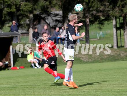 Fussball. Kaerntner Liga. Gmuend gegen SK Maria Saal. Markus Burgstaller (Gmuend), Christof Reichmann (Maria Saal). Gmuend, 6.10.2018.
Foto: Kuess 
---
pressefotos, pressefotografie, kuess, qs, qspictures, sport, bild, bilder, bilddatenbank