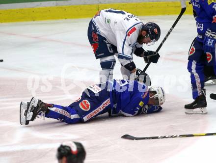EBEL. Eishockey Bundesliga. EC VSV gegen Fehervar AV 19. Blaine Down,  (VSV), Krisztian Szabo (Alba Volan). Villach, am 12.10.2018.
Foto: Kuess 


---
pressefotos, pressefotografie, kuess, qs, qspictures, sport, bild, bilder, bilddatenbank