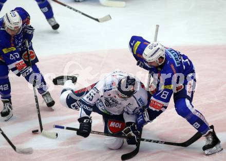 EBEL. Eishockey Bundesliga. EC VSV gegen Fehervar AV 19. Benjamin Lanzinger, Felix Maxa, (VSV),  Andrew Sarauer  (Alba Volan). Villach, am 12.10.2018.
Foto: Kuess 


---
pressefotos, pressefotografie, kuess, qs, qspictures, sport, bild, bilder, bilddatenbank