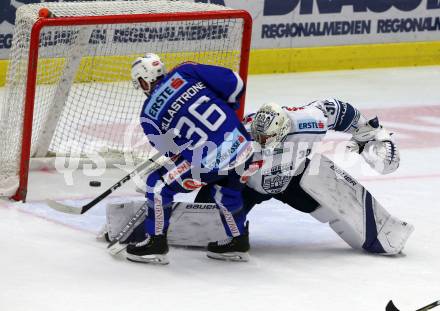 EBEL. Eishockey Bundesliga. EC VSV gegen Fehervar AV 19. Jerry Pollastrone, (VSV), MacMillan Carruth  (Alba Volan). Villach, am 12.10.2018.
Foto: Kuess 


---
pressefotos, pressefotografie, kuess, qs, qspictures, sport, bild, bilder, bilddatenbank