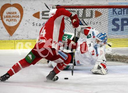 EBEL. Eishockey Bundesliga. KAC gegen HC TWK Innsbruck. Adam Comrie,  (KAC), Janne Aleksi Juvonen (Innsbruck). Klagenfurt, am 14.10.2018.
Foto: Kuess

---
pressefotos, pressefotografie, kuess, qs, qspictures, sport, bild, bilder, bilddatenbank