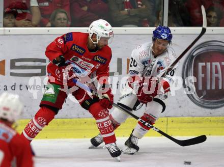 EBEL. Eishockey Bundesliga. KAC gegen HC TWK Innsbruck. Thomas Koch,  (KAC), Lubomir Stach (Innsbruck). Klagenfurt, am 14.10.2018.
Foto: Kuess

---
pressefotos, pressefotografie, kuess, qs, qspictures, sport, bild, bilder, bilddatenbank