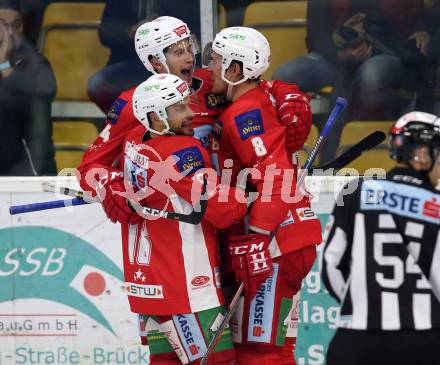EBEL. Eishockey Bundesliga. KAC gegen HC TWK Innsbruck. Torjubel Adam Comrie, Thomas Koch, Nicholas Eric Petersen (KAC). Klagenfurt, am 14.10.2018.
Foto: Kuess

---
pressefotos, pressefotografie, kuess, qs, qspictures, sport, bild, bilder, bilddatenbank