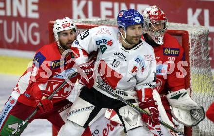EBEL. Eishockey Bundesliga. KAC gegen HC TWK Innsbruck. Martin Schumnig, Lars Haugen,  (KAC), Tyler Spurgeon (Innsbruck). Klagenfurt, am 14.10.2018.
Foto: Kuess

---
pressefotos, pressefotografie, kuess, qs, qspictures, sport, bild, bilder, bilddatenbank