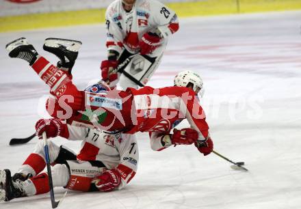 EBEL. Eishockey Bundesliga. KAC gegen HC TWK Innsbruck. David Joseph Fischer, (KAC), Philipp Lindner  (Innsbruck). Klagenfurt, am 14.10.2018.
Foto: Kuess

---
pressefotos, pressefotografie, kuess, qs, qspictures, sport, bild, bilder, bilddatenbank