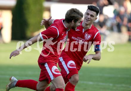 Fussball Kaerntner Liga. ATUS Ferlach gegen KAC 1909. Torjubel Jakob Orgonyi, Lukas Jaklitsch (Ferlach). Ferlach, am 13.10.2018.
Foto: Kuess
---
pressefotos, pressefotografie, kuess, qs, qspictures, sport, bild, bilder, bilddatenbank