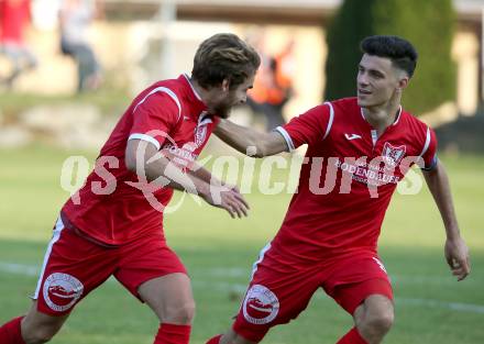 Fussball Kaerntner Liga. ATUS Ferlach gegen KAC 1909. Torjubel Jakob Orgonyi, Lukas Jaklitsch (Ferlach). Ferlach, am 13.10.2018.
Foto: Kuess
---
pressefotos, pressefotografie, kuess, qs, qspictures, sport, bild, bilder, bilddatenbank