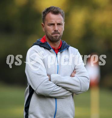 Fussball Kaerntner Liga. ATUS Ferlach gegen KAC 1909.  Trainer Stefan Friessnegger  (KAC). Ferlach, am 13.10.2018.
Foto: Kuess
---
pressefotos, pressefotografie, kuess, qs, qspictures, sport, bild, bilder, bilddatenbank