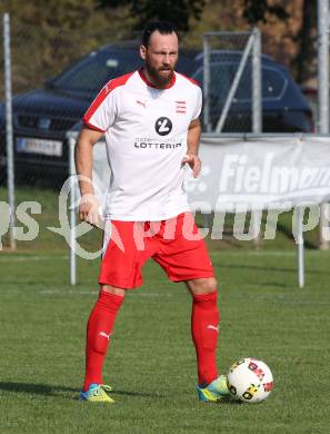 Fussball Kaerntner Liga. Woelfnitz gegen Spittal/Drau.  Mattias Sereinig (Woelfnitz). Woelfnitz, am 13.10.2018.
Foto: Kuess
---
pressefotos, pressefotografie, kuess, qs, qspictures, sport, bild, bilder, bilddatenbank