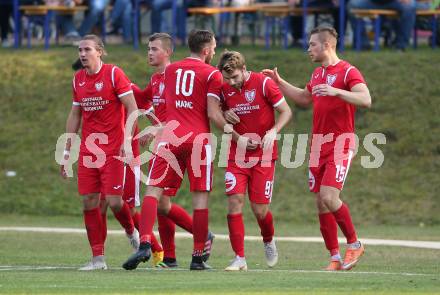 Fussball Kaerntner Liga. ATUS Ferlach gegen KAC 1909. Torjubel Jakob Orgonyi (Ferlach). Ferlach, am 13.10.2018.
Foto: Kuess
---
pressefotos, pressefotografie, kuess, qs, qspictures, sport, bild, bilder, bilddatenbank